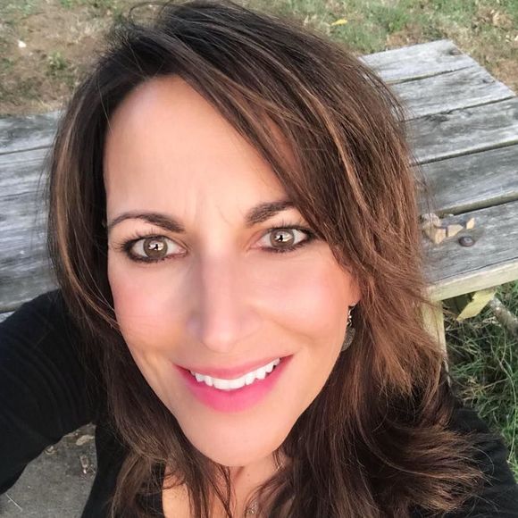 Meet your Posher, Cassandra - Picture 1 of 1